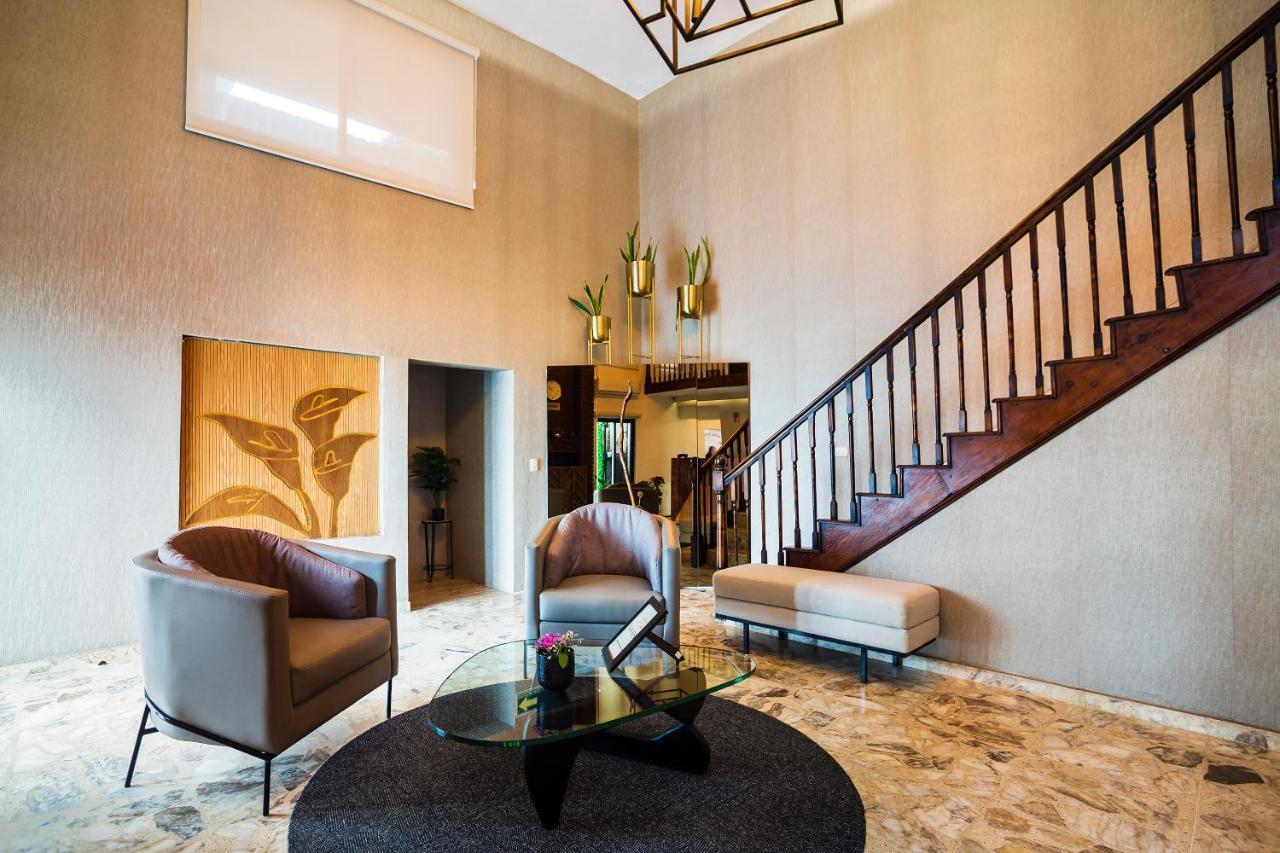 San Jose Suites Boutique Linares Bagian luar foto